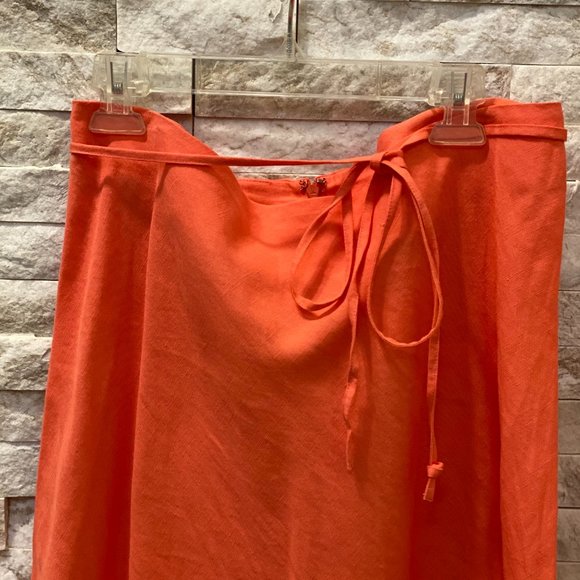 NEW YORK & CO. SKIRT - Size: 6 - Length: 26.5' L - Picture 4 of 8